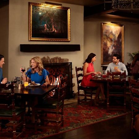 The Inn At Death Valley Bagian luar foto Interior of the restaurant