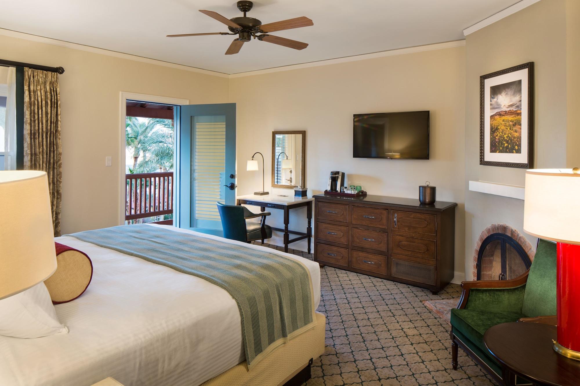 The Inn At Death Valley Bagian luar foto A guest room at the Lodge at Ventana