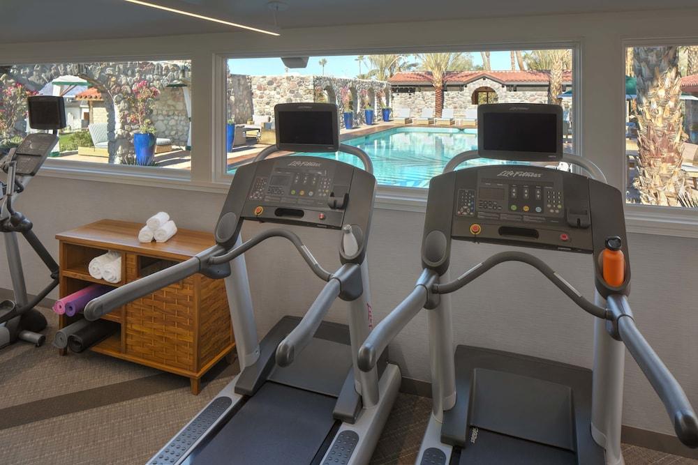 The Inn At Death Valley Bagian luar foto Treadmills in a gym