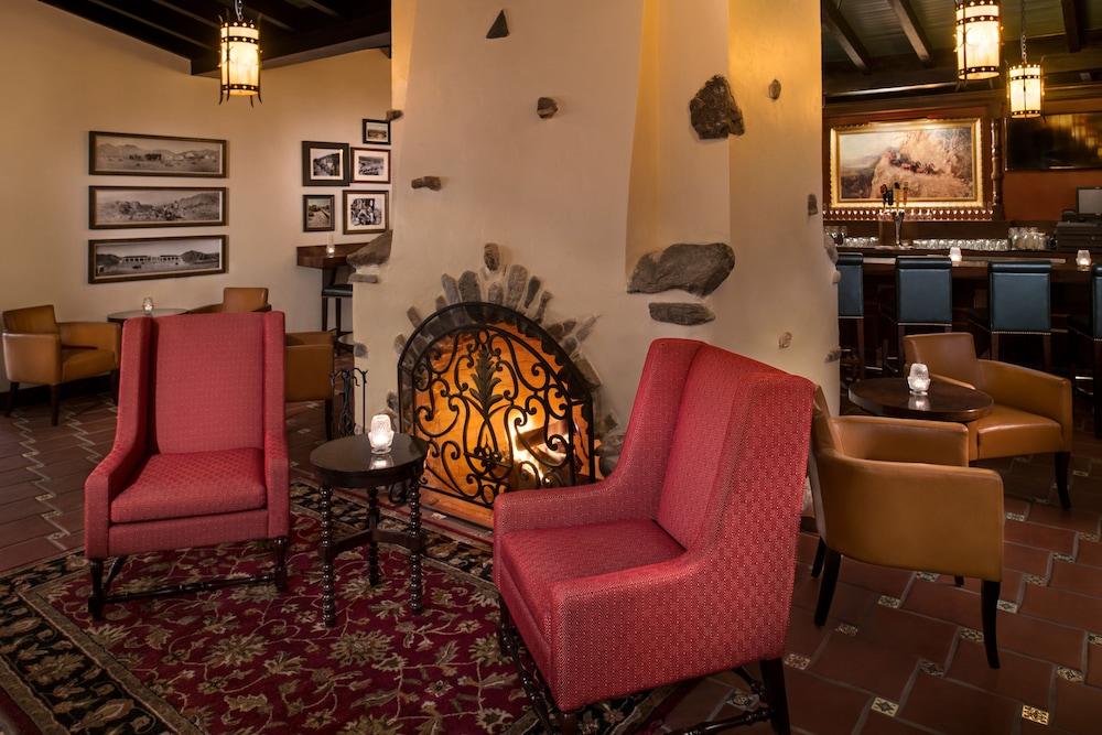 The Inn At Death Valley Bagian luar foto The lobby at the Hotel Santa Fe