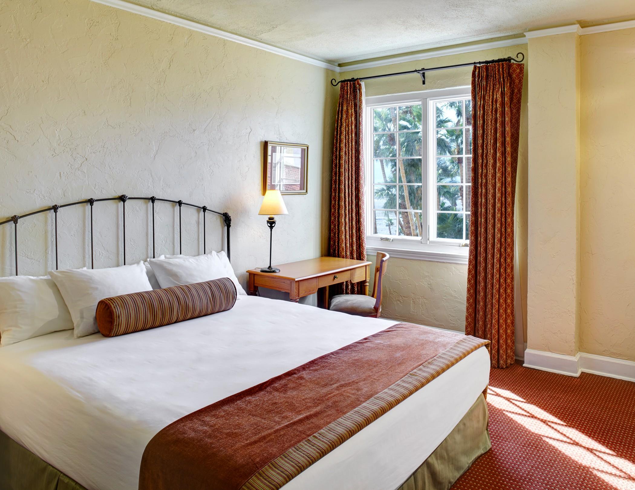 The Inn At Death Valley Bagian luar foto A room at the Inn at the Opera