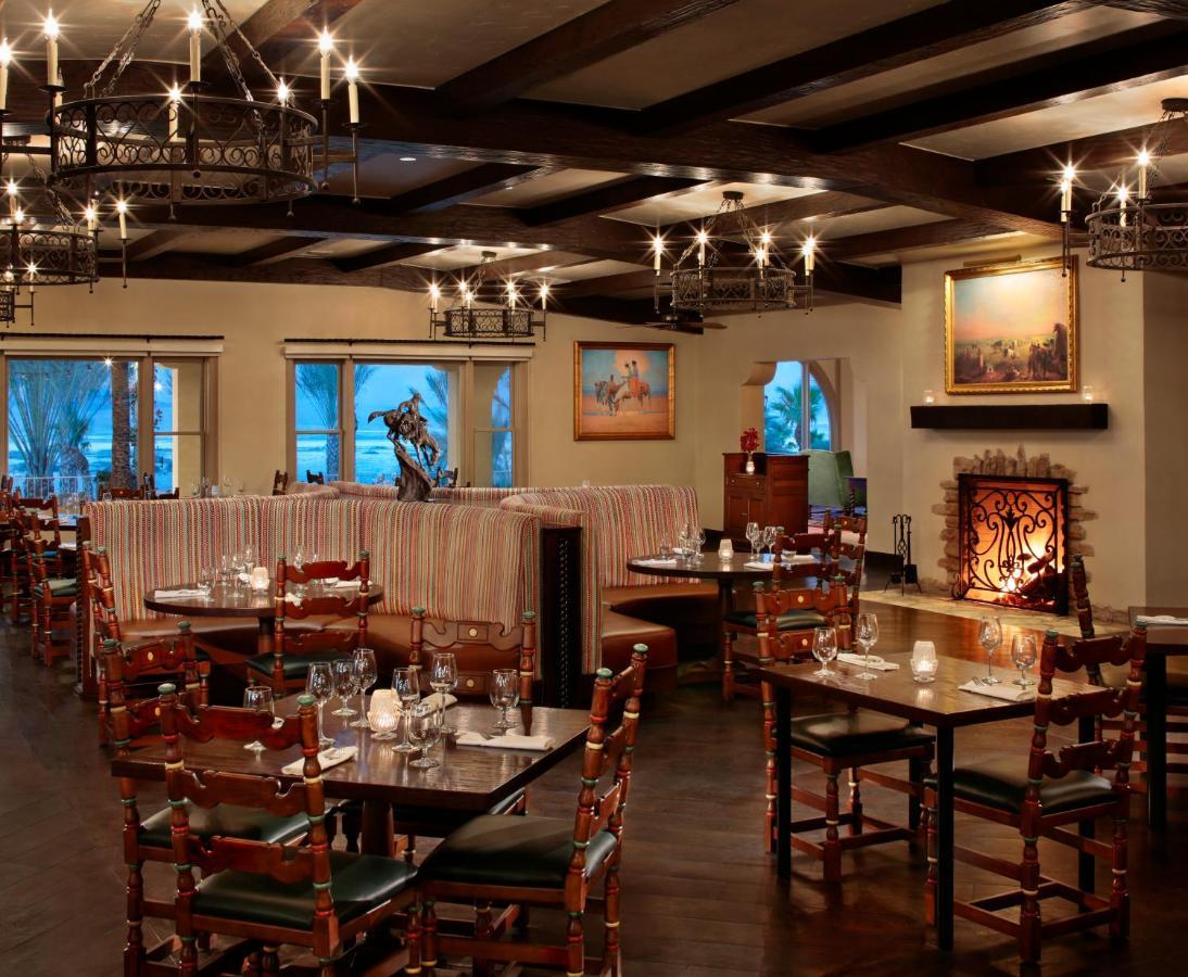The Inn At Death Valley Bagian luar foto Interior of the restaurant