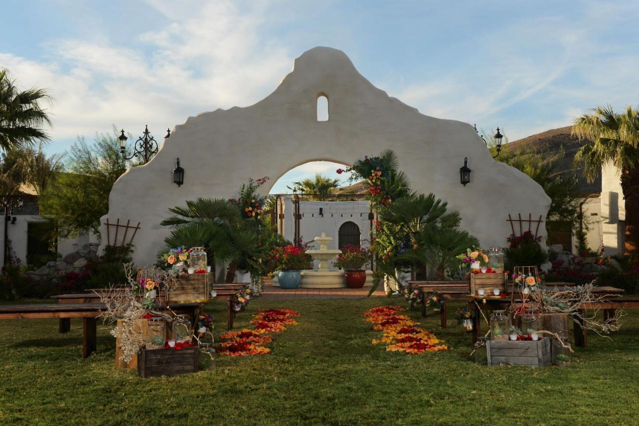 The Inn At Death Valley Bagian luar foto The 2016 Coachella Valley Music and Arts Festival