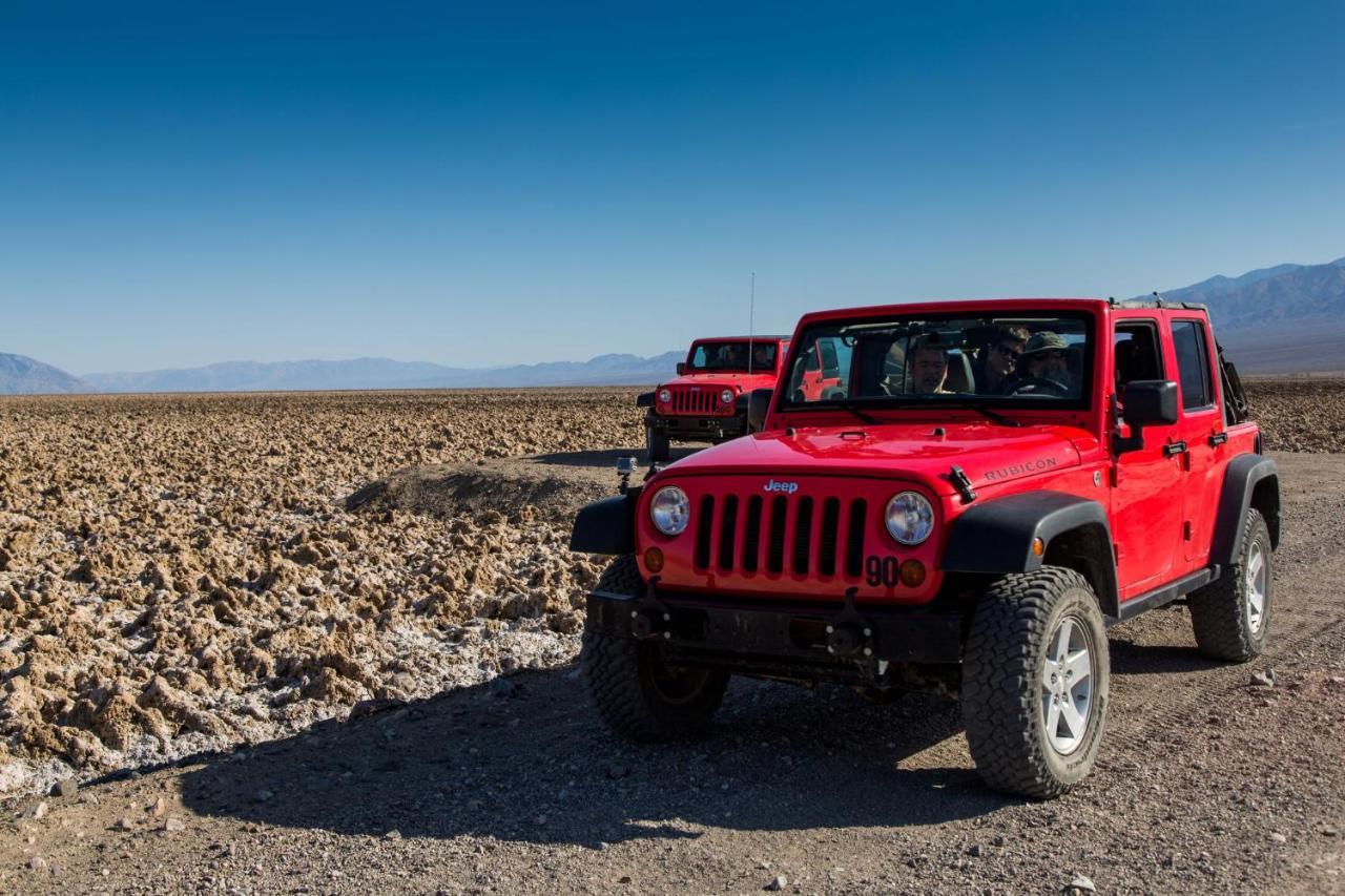 The Inn At Death Valley Bagian luar foto Jeeps in Death Valley