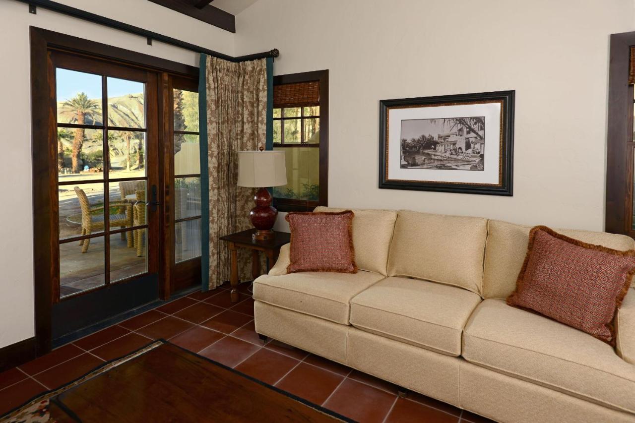 The Inn At Death Valley Bagian luar foto A rendering of a living room
